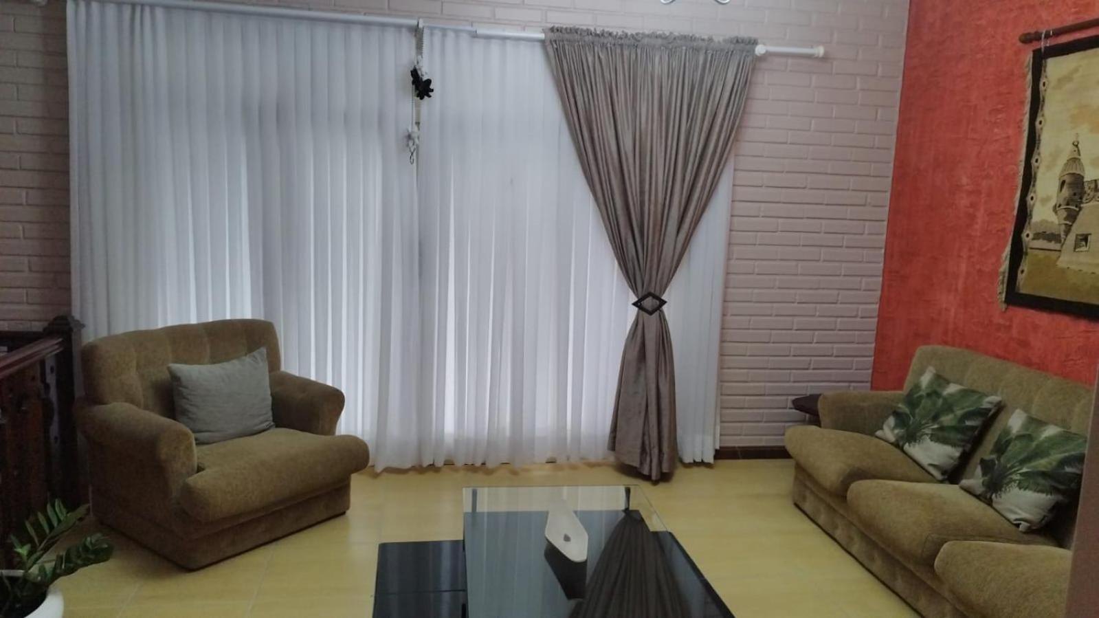 Apartment Casa De 2 Pavimentos Inteira Com Garagem