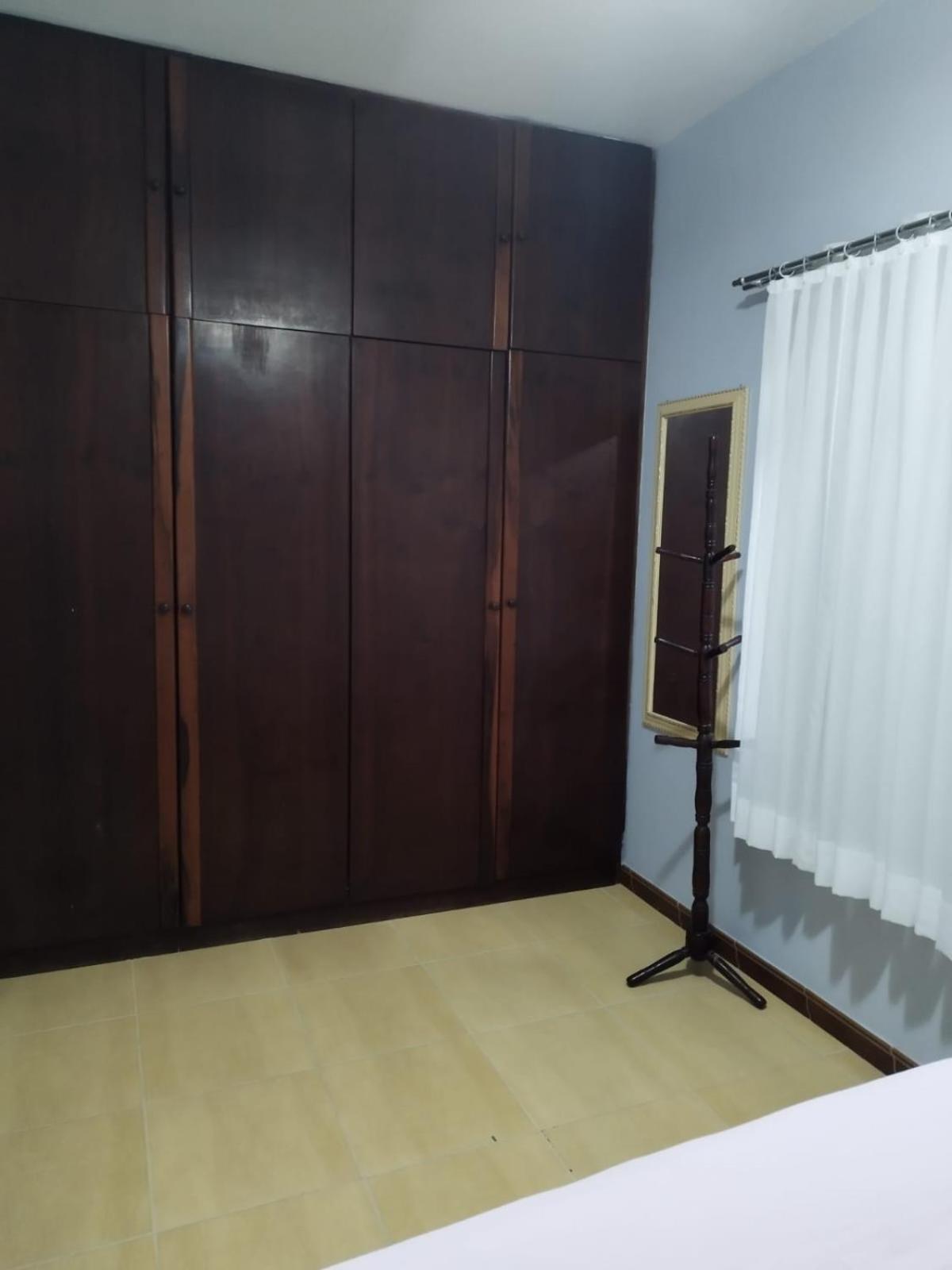 Casa De 2 Pavimentos Inteira Com Garagem Blumenau